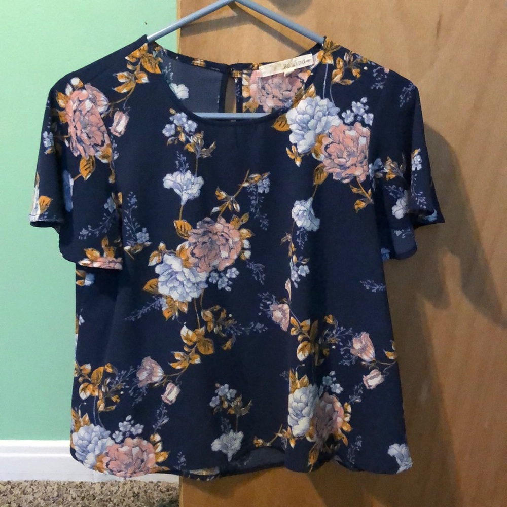 Floral short sleeve blouse